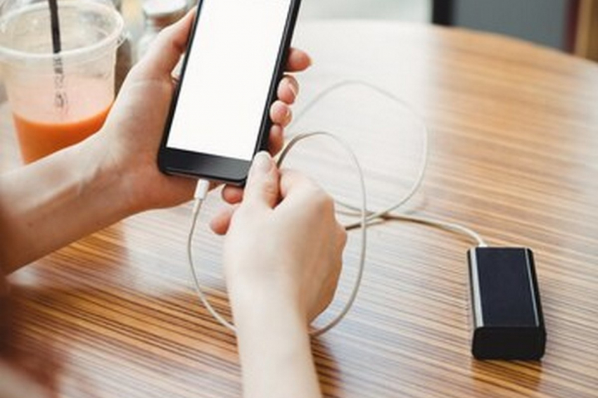 Найдена новая опасность подзарядки смартфона в торговых центрах и кафе