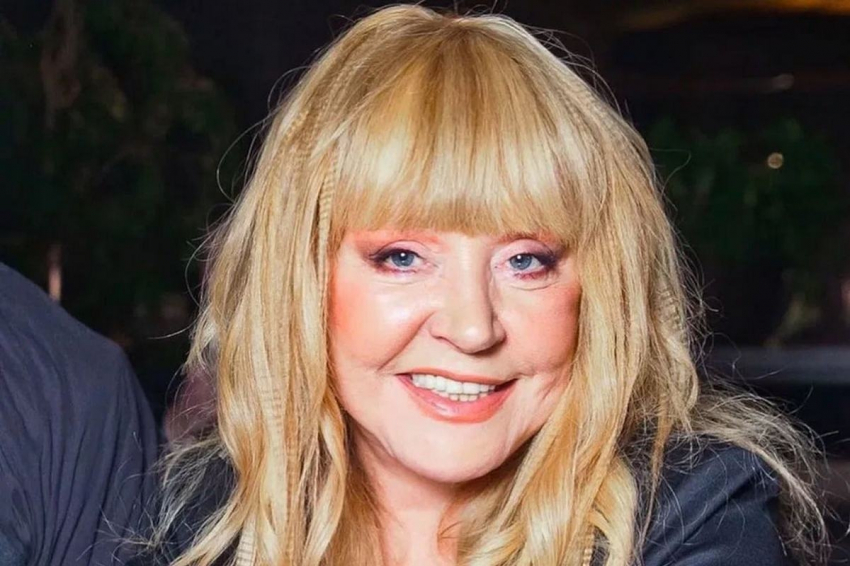 Певица Алла Пугачева решила отправить траурный венок на похороны Юрия Соломина