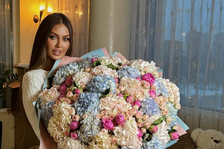 Телеведущая Виктория Боня выложила селфи без косметики