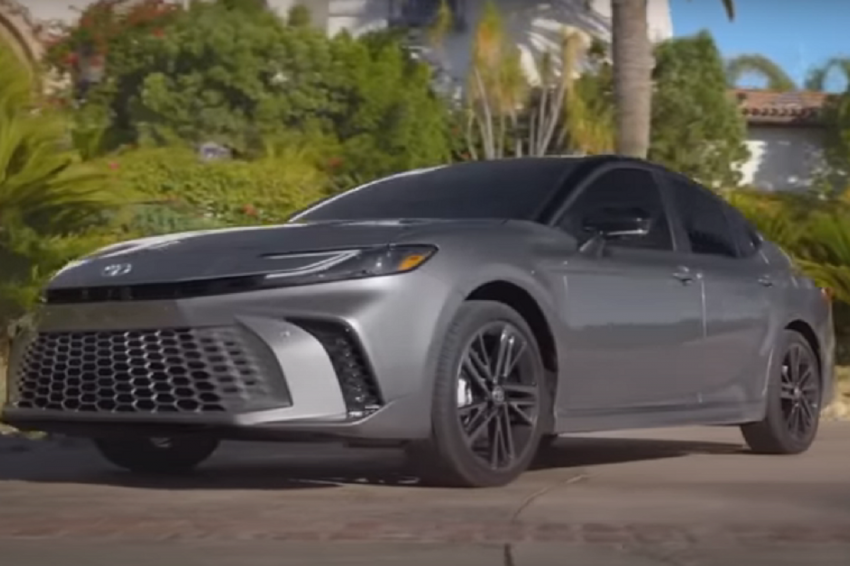 В РФ признали нужным начать продажи абсолютно новой Toyota Camry: цена удивляет