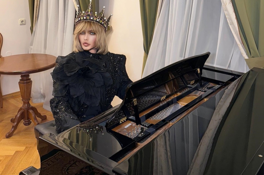 Стилист Сергей Зверев рассказал о том, как он начал выступать и когда Алла Пугачева толкнула его на воровство