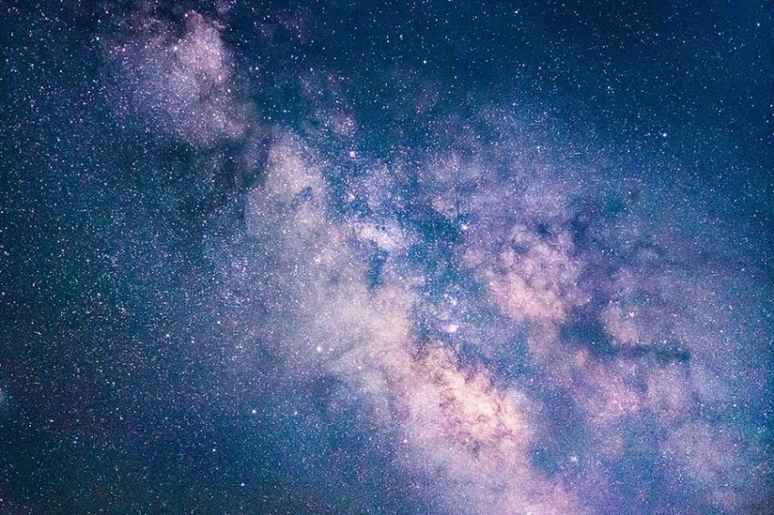 Таинственные звезды в сердце Млечного Пути скрывают темную тайну