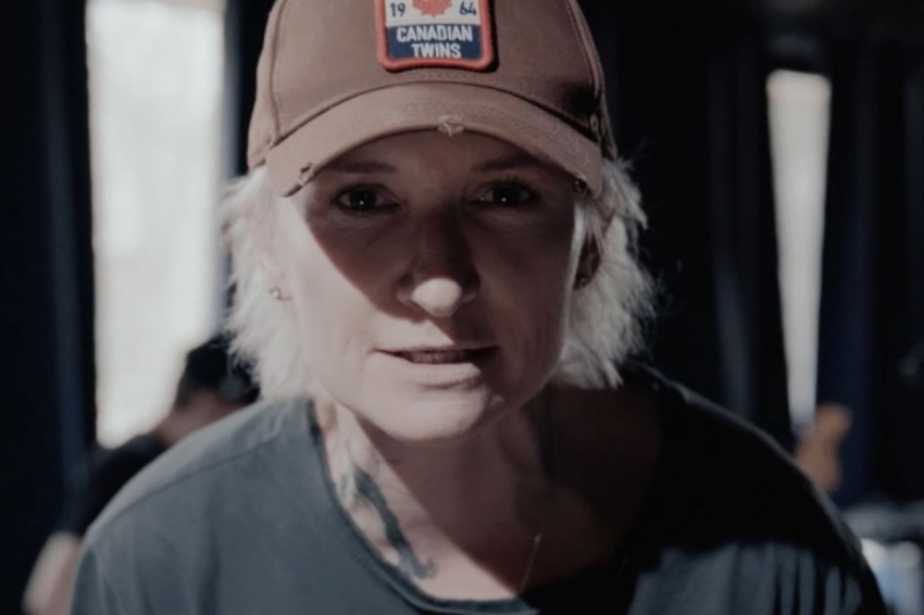 «Ответочка Кравитцу»: Диана Арбенина в кожаных штанах выполнила жим штанги