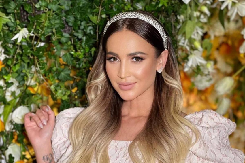 Бузова обратилась с просьбой к своему экс-возлюбленному Даве — певица почти заплакала