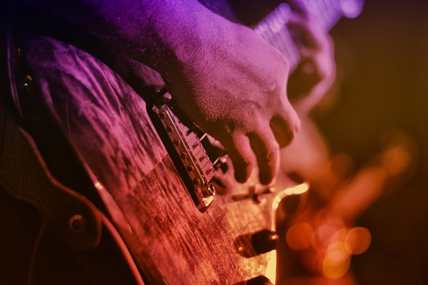 Мария Захарова назвала паноптикумом ситуацию с игрой Блинкена на гитаре в киевском баре