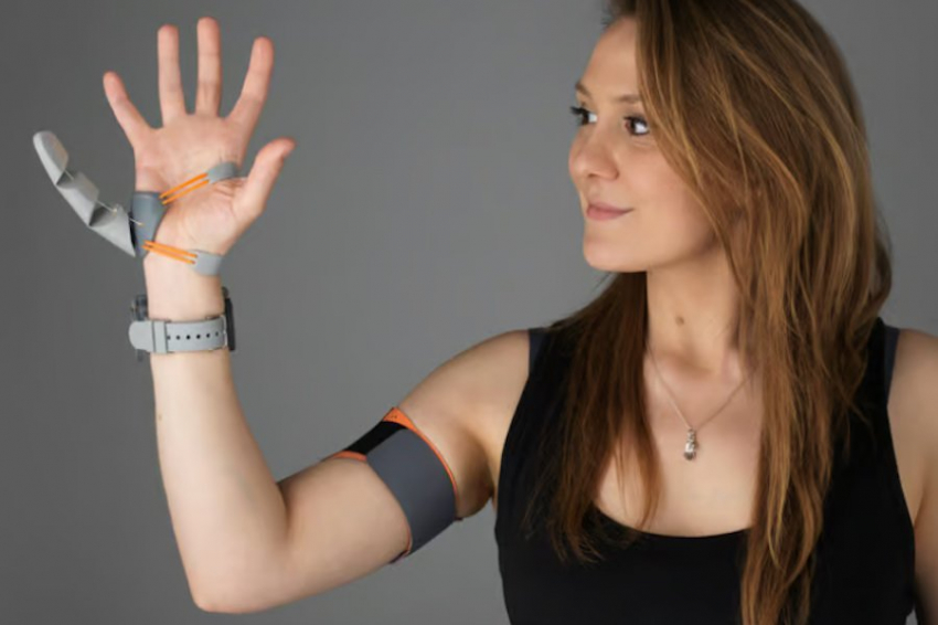 Шестой палец: исследование показывает значительное повышение ловкости рук