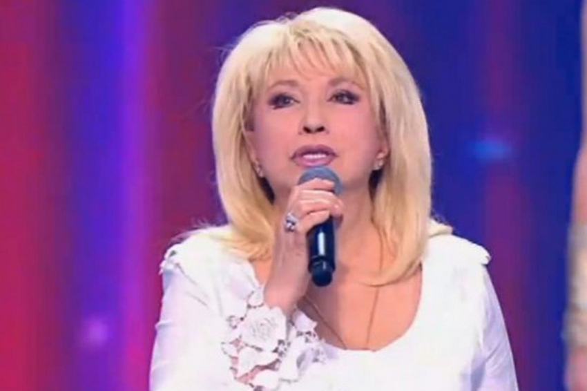 72-летняя Ирина Аллегрова снялась на Красной площади и повторила свой образ 1985 года