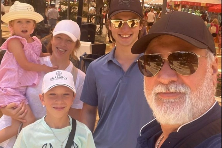 Джанабаева публично обратилась к Меладзе после слухов о разводе