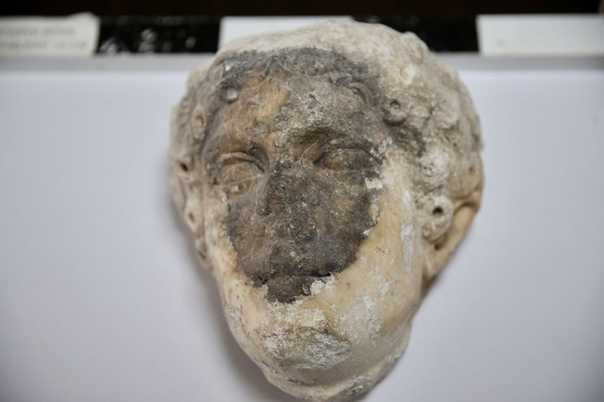 В турецком замке нашли 1800-летнюю голову статуи