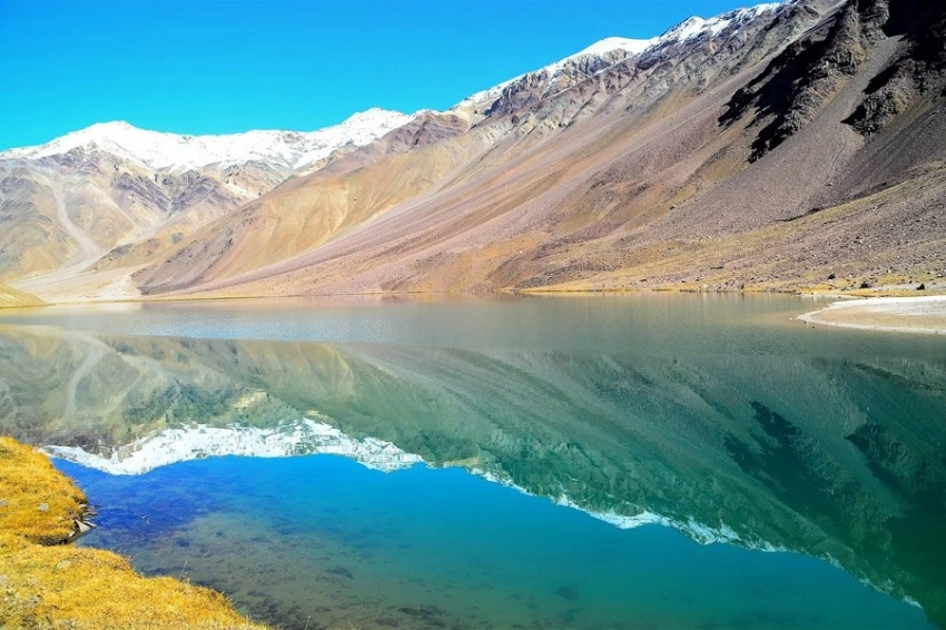 Расширение озер в Гималаях сигнализирует о растущем риске наводнений