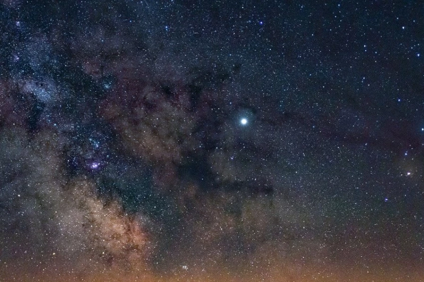 Первые сверхновые затопили раннюю Вселенную водой