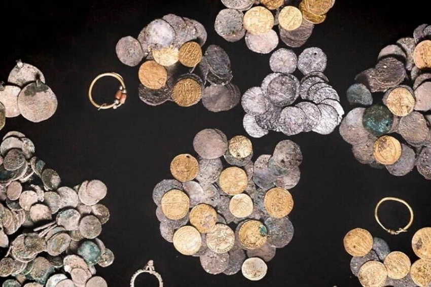 Ценный клад монет и средневековая синагога обнаружены в Израиле