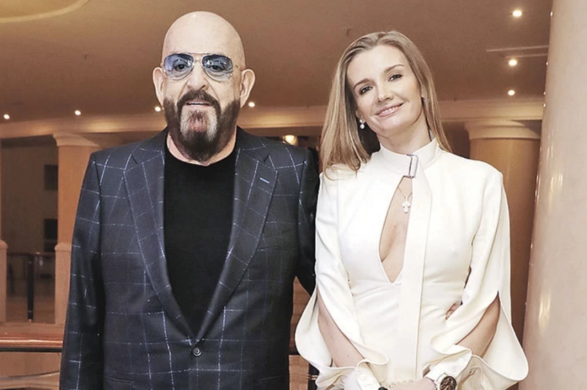 «Свадьбу не сыграл, но дом подарил»: Тайный брак Шуфутинского с молодой подругой оказался пиаром