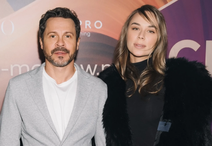 Павла Деревянко и его девушку Зою Фуць взломали мошенники и украли их интимное видео