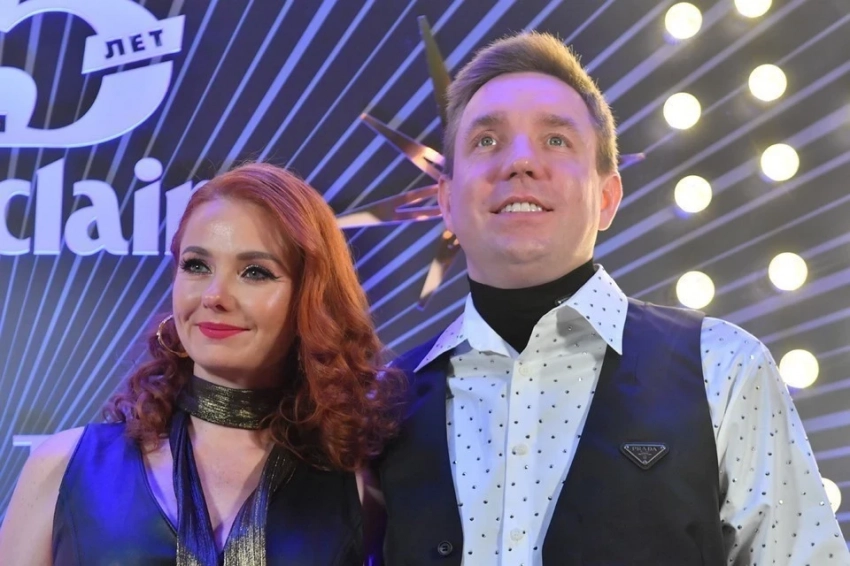 «Он думал, что я его брошу»: Лена Катина рассказала, как познакомилась с мужем-миллионером