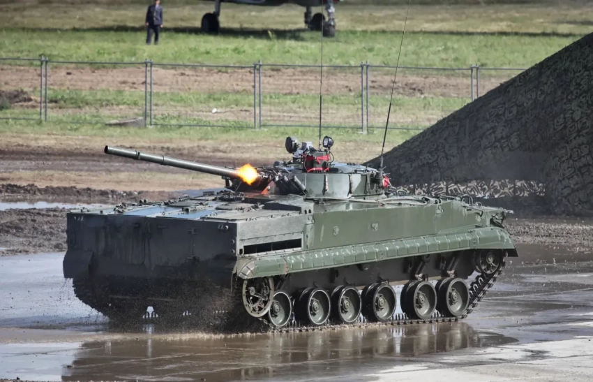 Десант почти в обнимку с экипажем в БМП-3: а плюсы какие-то были?