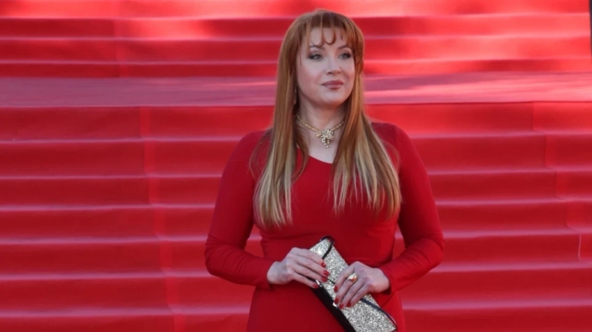 Очаровала миллионера, сбежала из-под венца и вышла замуж за дворника: невероятные повороты судьбы Веры Сотниковой