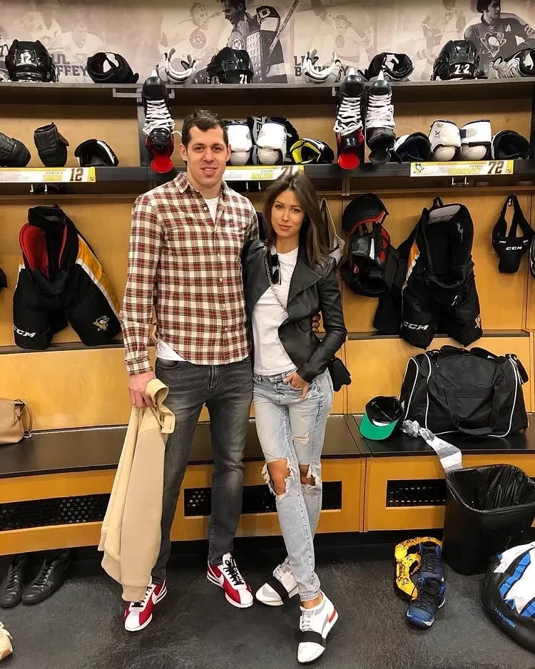 "Не дай бог такого мужа и такой брак". В сети обсуждают развод Евгения Малкина и Анны Кастеровой из-за абьюза