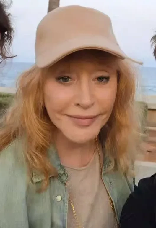 Поклонники Аллы Пугачевой засняли её "без фильтров" на Кипре