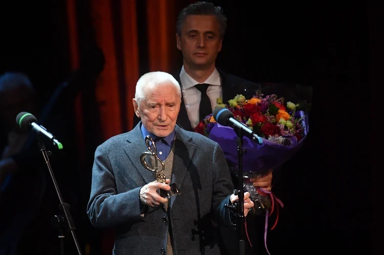 Волочкова заливается слезами из-за смерти близкого человека: "Он как спаситель был для меня"