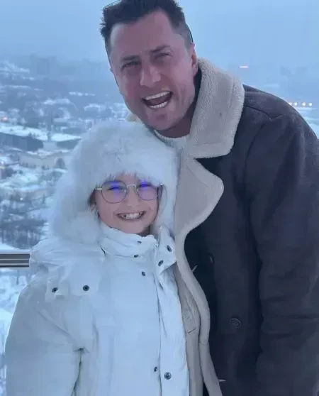 "Не звонит ему, чтобы узнать, как дела". Адвокат Павла Прилучного рассказал, что Агата Муцениеце не участвует в жизни сына