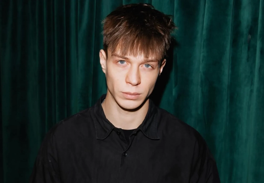 Мама Глеба Калюжного показала, как проводила сына в армию