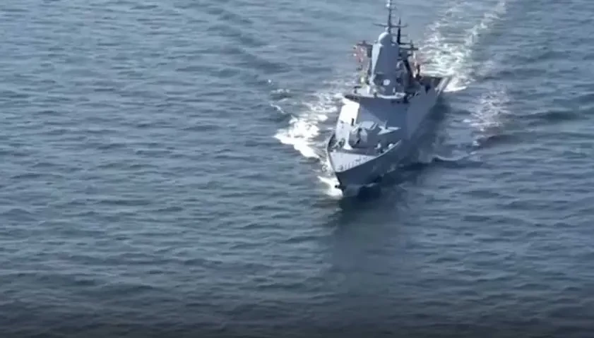 «Абордажные действия западных ВМС на танкерах увеличивают вероятность эскалации с русскими» - бельгийский эксперт пишет о военном сопровождении судов Россией