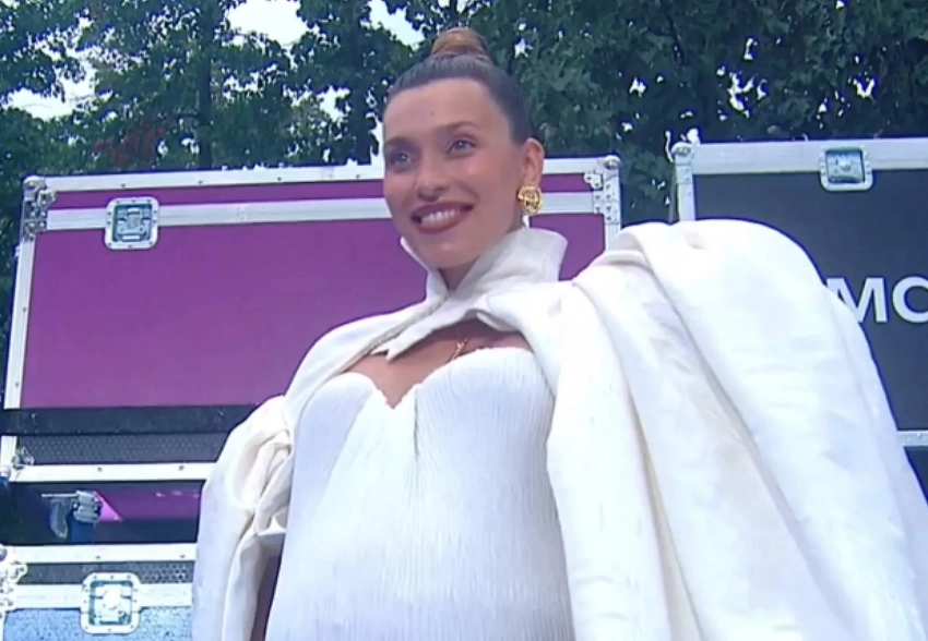 Беременная Регина Тодоренко, Полина Гагарина, Виктория Лопырёва и другие звёзды посетили VK Fest