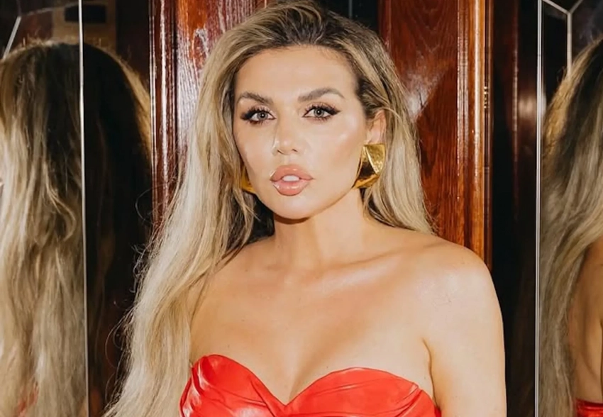 "Тишина может быть громкой". Анна Седокова впервые прокомментировала обвинения в доведении Яниса Тиммы до суицида