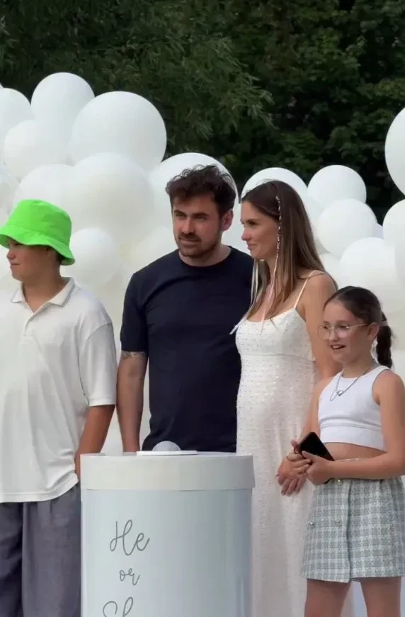 К алтарю вёл отец жениха, кольца вынес сын: появились новые подробности свадьбы Агаты Муцениеце и Петра Дранги